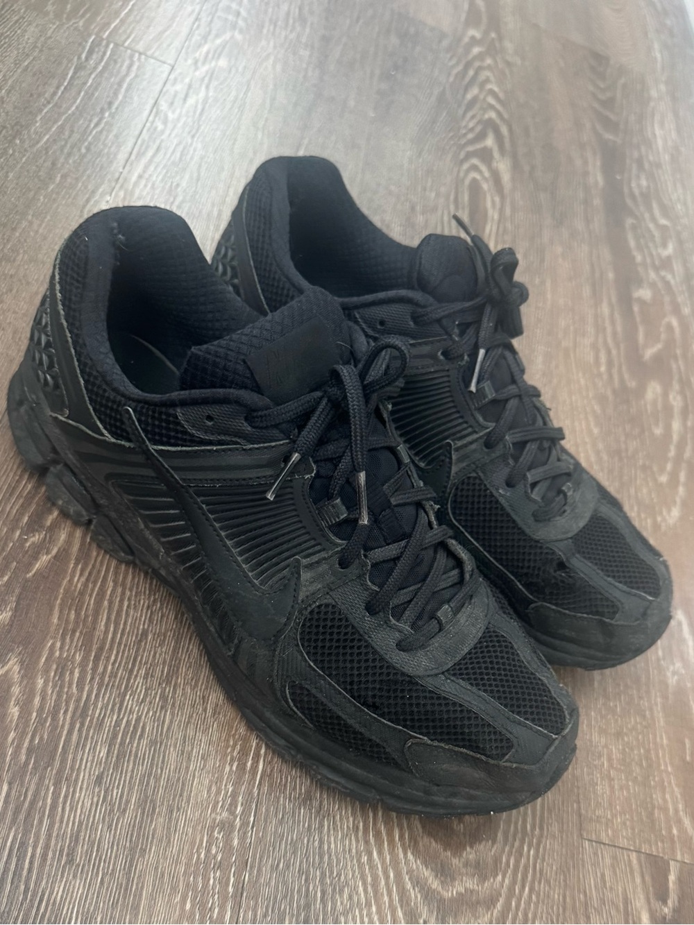 Men's Black Nike vomero 5